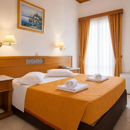 Acropole 3* Delphi